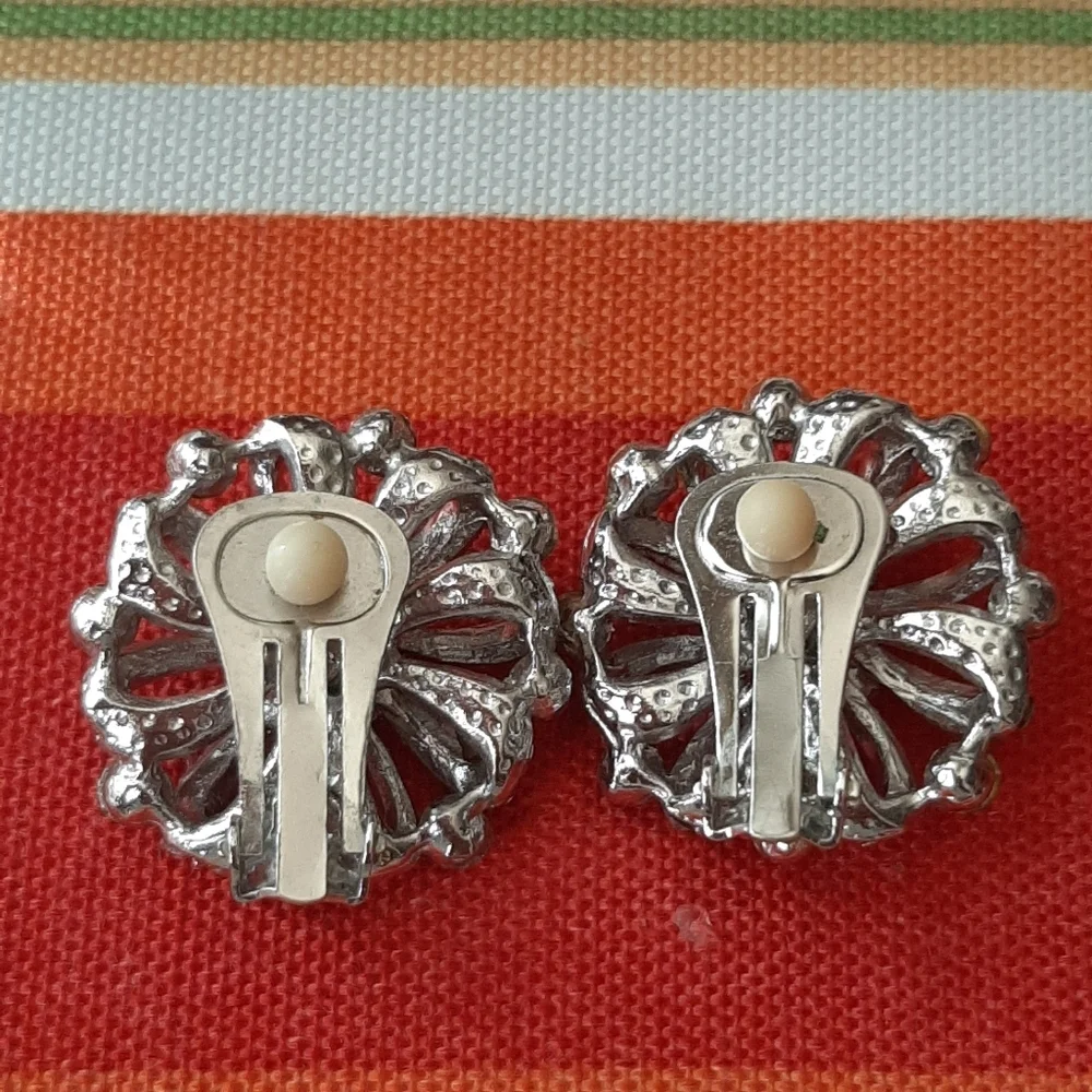 VTG CRYSTAL GLASS CLIP ON EARRINGS